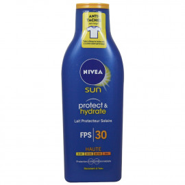 Nivea Sun solar milk 200 ml. Protection 30 protects & hydrates.