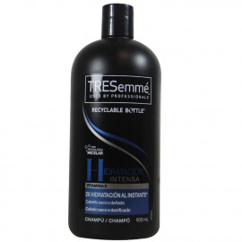Tresemmé shampoo 900 ml. Intense hydration with micellar technology.