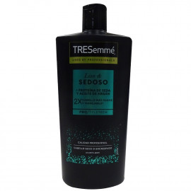 Tresemme shampoo 685 ml. Smooth & silky.