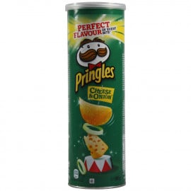 Pringles potato crisps 165 gr. Cheese & Onion.