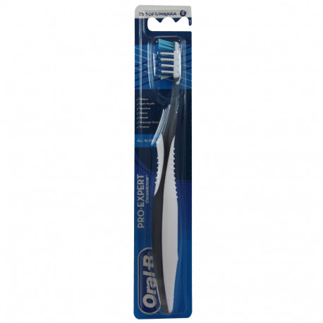 Oral B toothbrush Pro-Expert Soft.