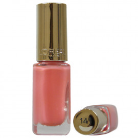 L'Oréal nail polish. 141 Pin up pink.