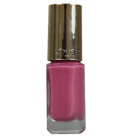 L'Oréal nail polish. 136 Flaming elegance.