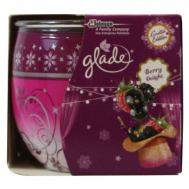 Glade air freshener candle 120 gr. Berry delight.