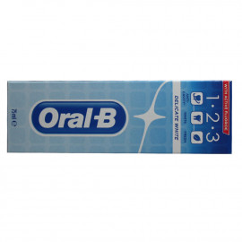 Oral B pasta de dientes 75 ml. 123 Blanco delicado.